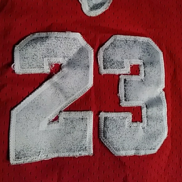 Micheal Jordan Bulls Jersey - Picture 2 of 6